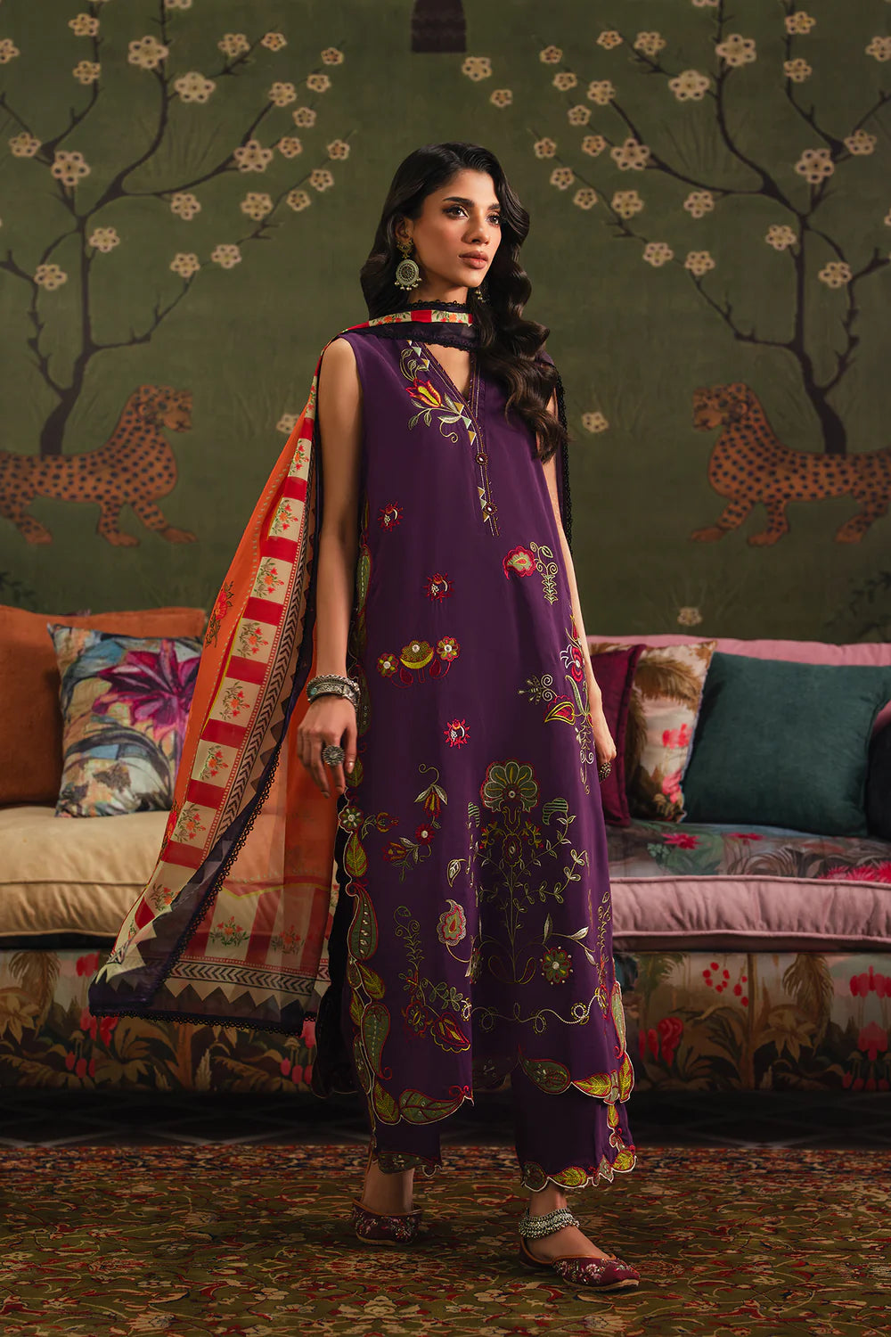 Raaz Ethnc Embroidered Suit