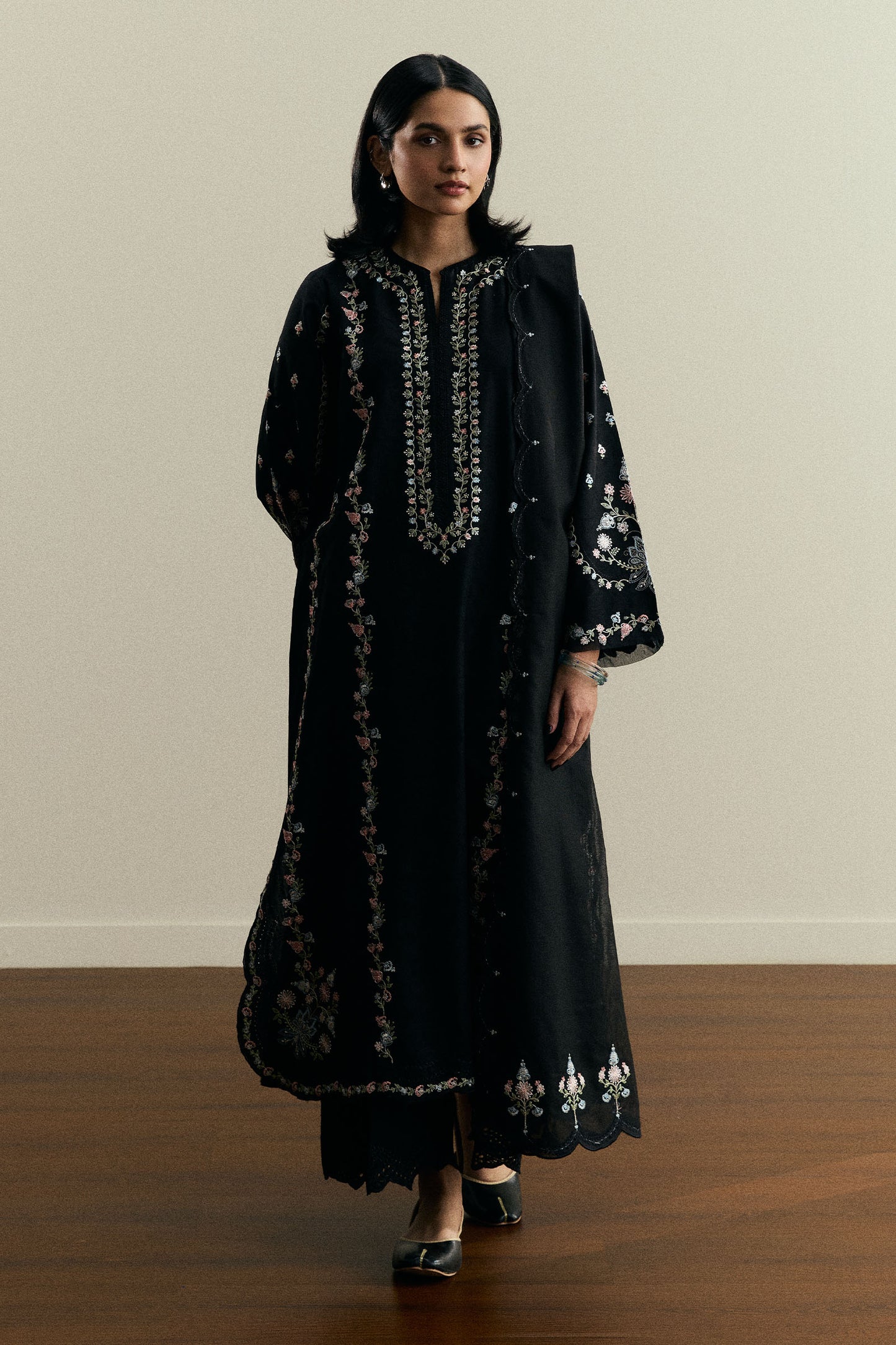 Raaz Noir Bloom